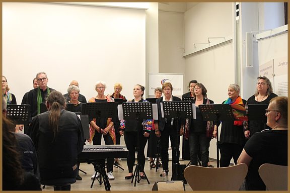 Konzert des Chorvebands in der Stadtbücherei Bremen am 03.07.2023